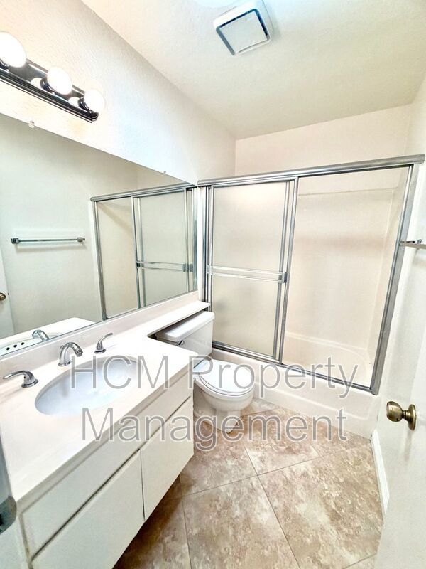 3 Bedroom spacious home in Irvine (Northwood Glen) property image