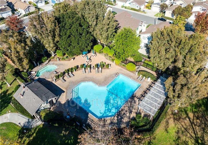 3 Bedroom spacious home in Irvine (Northwood Glen) property image