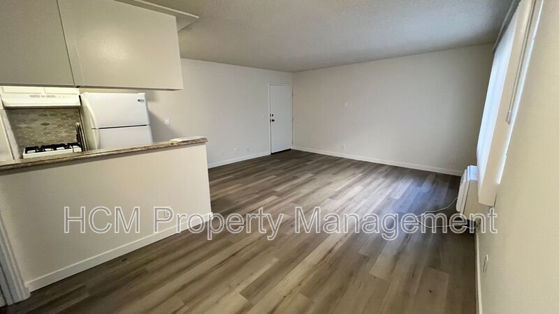 Welcome to 10075 Tujunga Canyon Blvd, a charming one-bedroom, one-bathroom apartment nestled in the heart of Tujunga property image