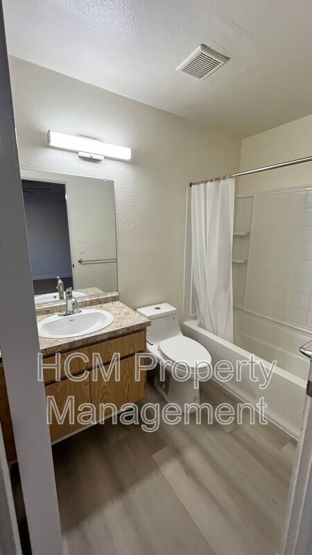 Welcome to 10075 Tujunga Canyon Blvd, a charming one-bedroom, one-bathroom apartment nestled in the heart of Tujunga property image