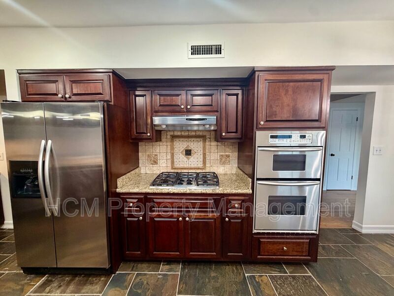 4 Bedroom Beautiful Tustin Cul-De-Sac Home property image