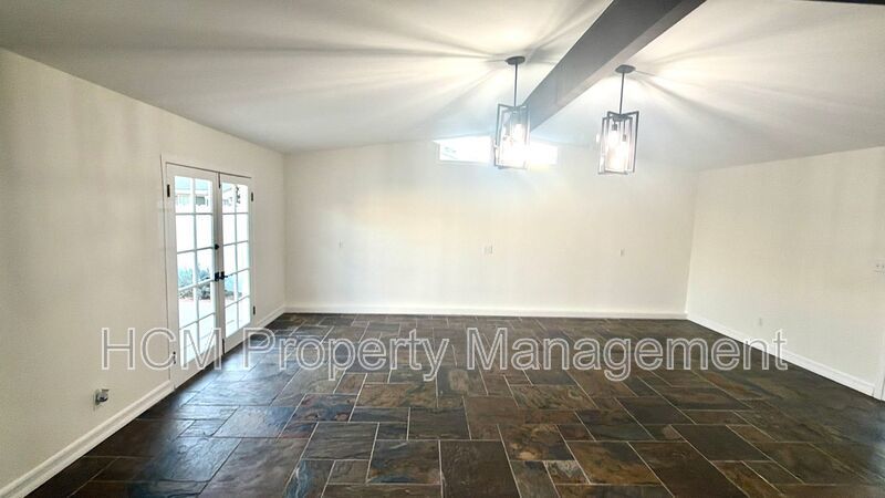 4 Bedroom Beautiful Tustin Cul-De-Sac Home property image