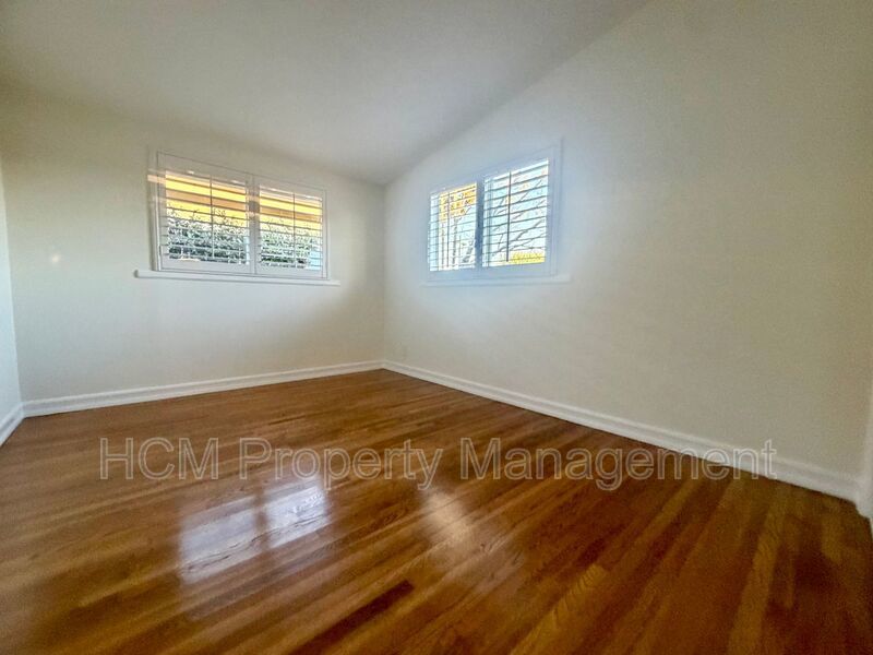 4 Bedroom Beautiful Tustin Cul-De-Sac Home property image