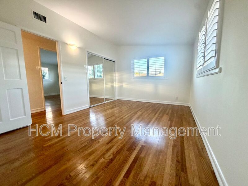 4 Bedroom Beautiful Tustin Cul-De-Sac Home property image