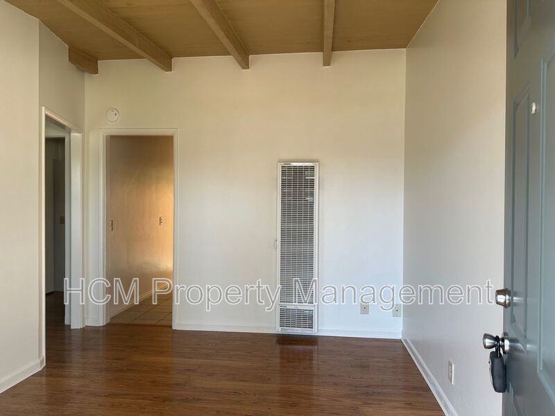 Charming 1 bedroom, Walking distance to Trestles beach in San Clemente! property image