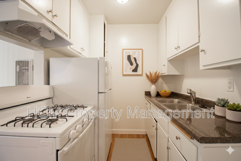 Welcome to 10121 Tabor, a stunning 2-bedroom, 2-bathroom apartment located in the heart of Palms property image