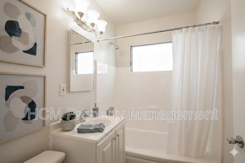 Welcome to 10121 Tabor, a stunning 2-bedroom, 2-bathroom apartment located in the heart of Palms property image