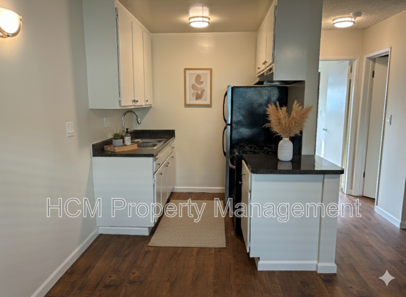Experience the best of Santa Monica living in this stunning 1 bed, 1 bath apartment, conveniently located just 2.5 blocks from the beach!!! property image