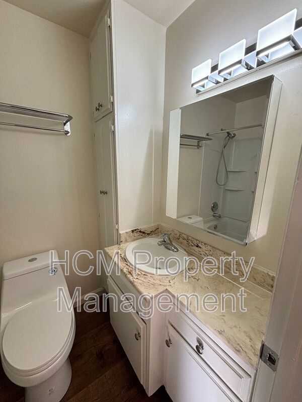 Experience the best of Santa Monica living in this stunning 1 bed, 1 bath apartment, conveniently located just 2.5 blocks from the beach!!! property image