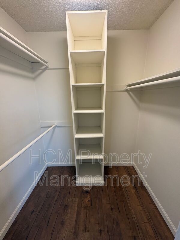 Welcome to 3747 Sepulveda Blvd, a large studio apartment located in the heart of Los Angeles property image