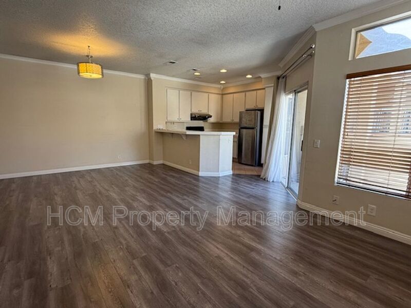 Modern Montecido Condo in Portola Hills | Vaulted Ceilings & Direct Access Garage property image