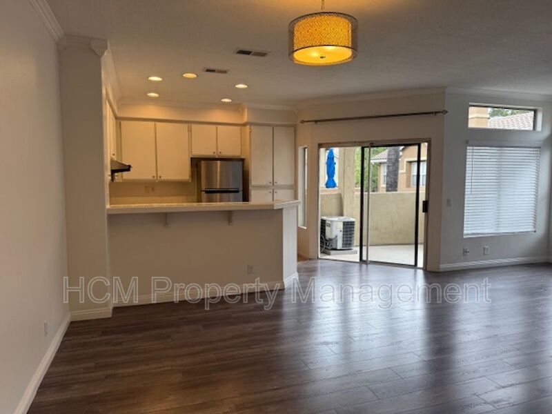 Modern Montecido Condo in Portola Hills | Vaulted Ceilings & Direct Access Garage property image
