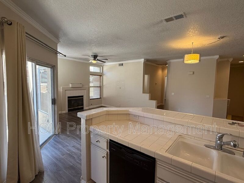 Modern Montecido Condo in Portola Hills | Vaulted Ceilings & Direct Access Garage property image