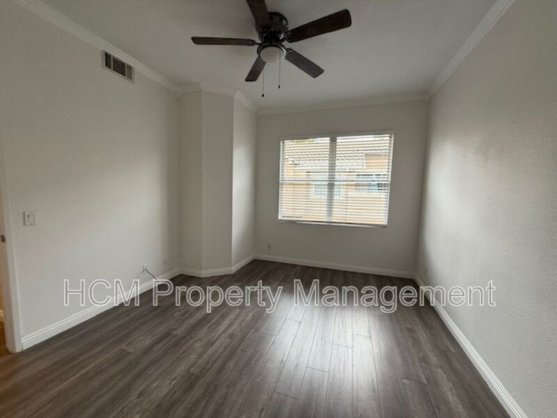 Modern Montecido Condo in Portola Hills | Vaulted Ceilings & Direct Access Garage property image