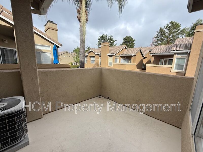 Modern Montecido Condo in Portola Hills | Vaulted Ceilings & Direct Access Garage property image