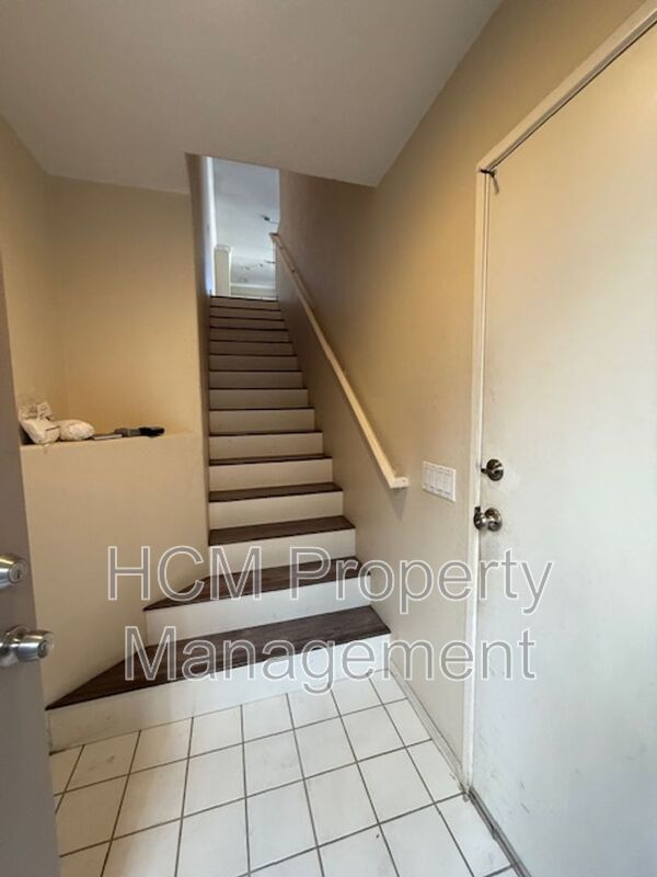 Modern Montecido Condo in Portola Hills | Vaulted Ceilings & Direct Access Garage property image
