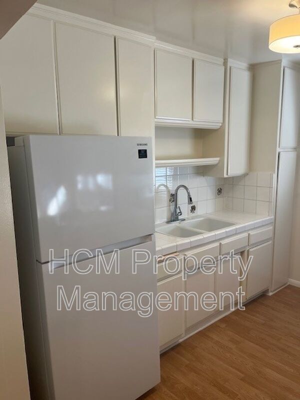 COMING SOON! Large 1 bed Apt in perfect El Segundo Location! property image