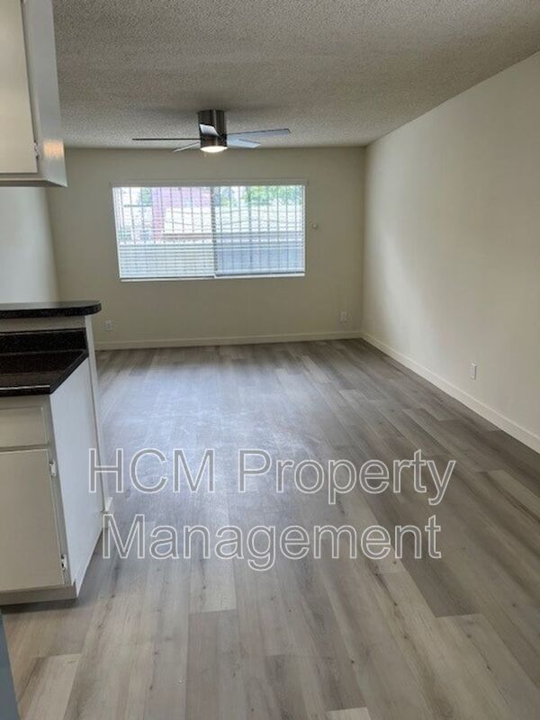 Welcome to 339 Vernon Ave, a charming 1bed, 1bath apt in PRIME Venice location! property image