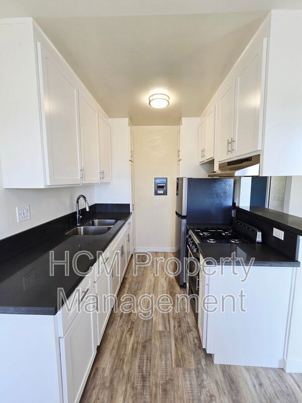 A perfect 1 BED apartment w/ OCEAN FACING BALCONY located in Ocean Park, Santa Monica! property image