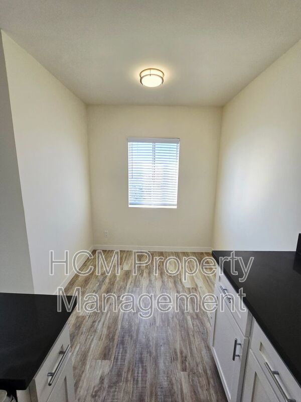 A perfect 1 BED apartment w/ OCEAN FACING BALCONY located in Ocean Park, Santa Monica! property image