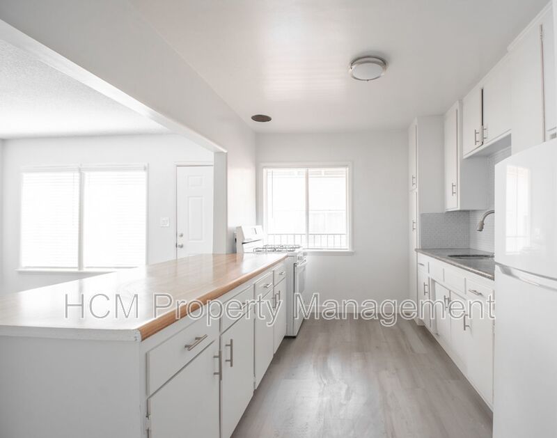 COMING SOON! Welcome to 906 E Imperial Ave, a spacious 1 bedroom apartment located in the heart of El Segundo property image