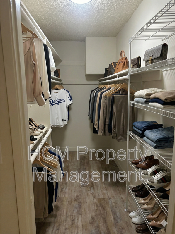 Welcome to 3747 Sepulveda Blvd, a stunning 1 bedroom, 1 bathroom apartment located in the heart of Los Angeles property image