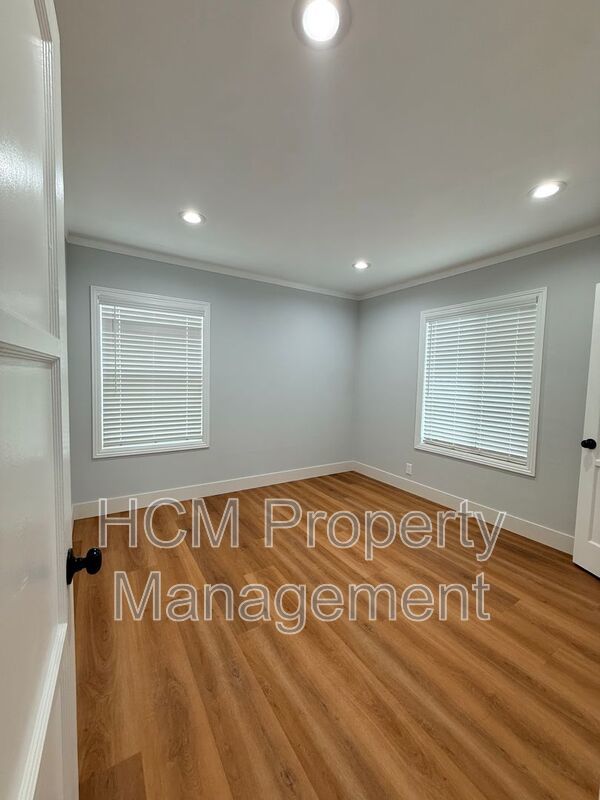 Newly Renovated Sunny Lakewood Classic | Move-In Ready | 2BD 1BA property image