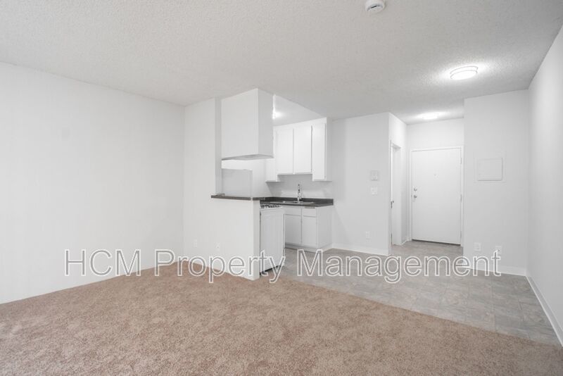 Welcome to 10042 Commerce Ave, a large studio apartment located in the heart of Tujunga property image