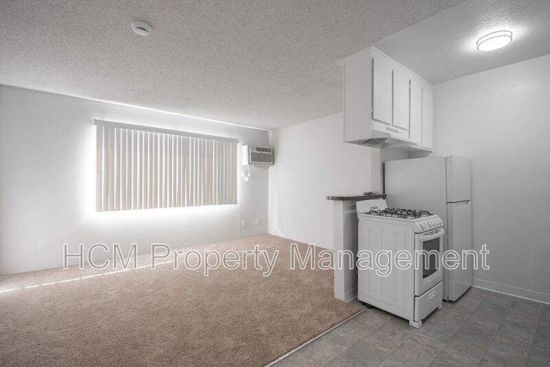 Welcome to 10042 Commerce Ave, a large studio apartment located in the heart of Tujunga property image