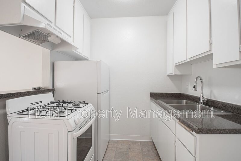 Welcome to 10042 Commerce Ave, a large studio apartment located in the heart of Tujunga property image