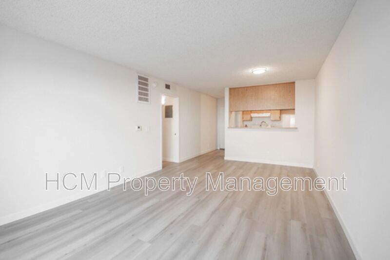 Welcome to 10418 Scoville Ave, a charming 2-bedroom apartment nestled in the heart of Sunland property image