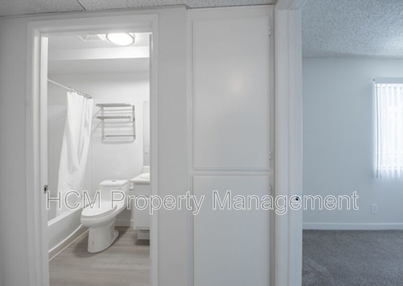 Welcome to 10418 Scoville Ave, a charming 2-bedroom apartment nestled in the heart of Sunland property image