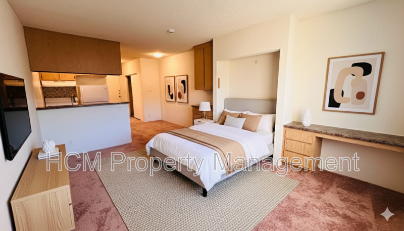 Welcome to 10075 Tujunga Canyon Blvd, a large studio apartment located in the heart of Tujunga property image