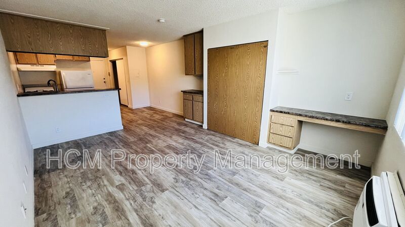 Welcome to 10075 Tujunga Canyon Blvd, a large studio apartment located in the foothills of Tujunga property image