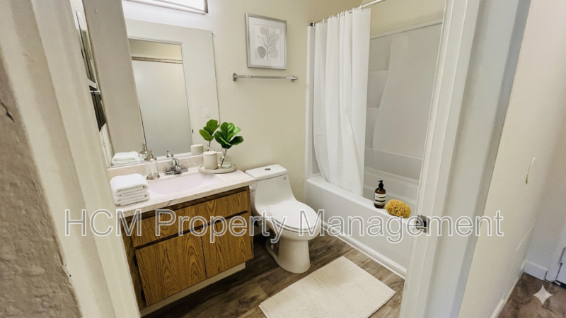 Welcome to 10075 Tujunga Canyon Blvd, a large studio apartment located in the foothills of Tujunga property image