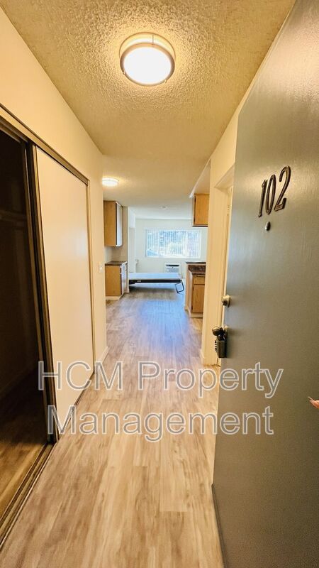 Welcome to 10075 Tujunga Canyon Blvd, a large studio apartment located in the foothills of Tujunga property image