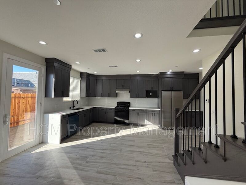 Beautiful 3 bedroom, 2 bath unit  in Westminster property image