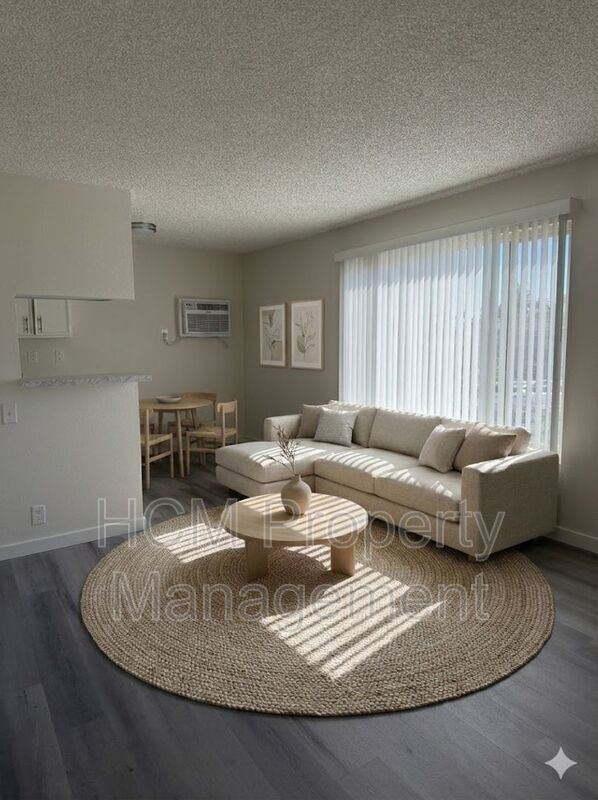 Welcome to 11434 Calvert, a charming 1-bed, 1-bath apartment nestled in the heart of N. Hollywood property image