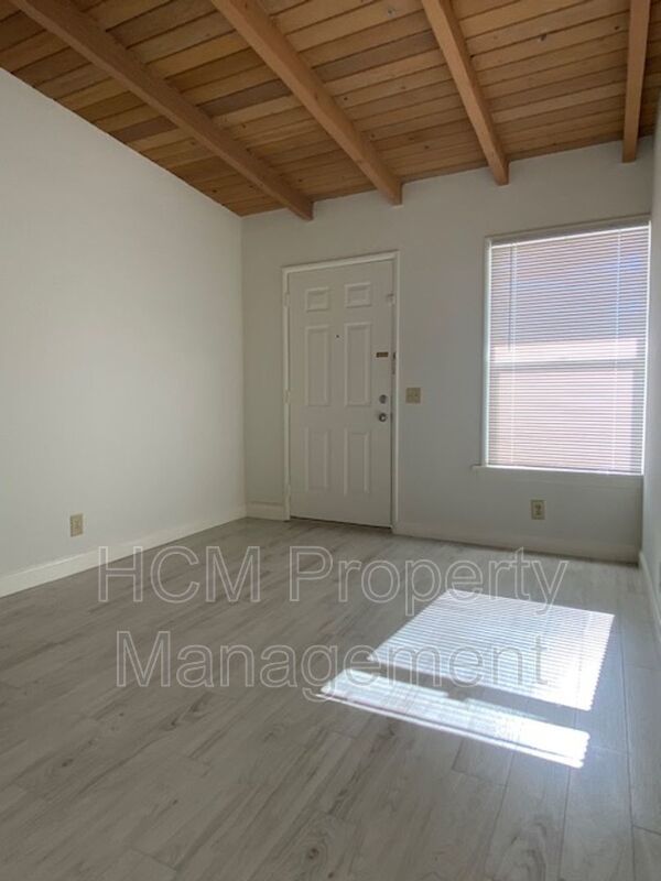 Charming 1 bedroom, Walking distance to Trestles beach in San Clemente! property image
