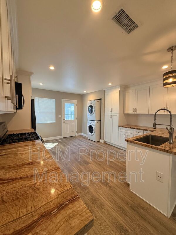 Beautiful 4 Bedroom, 2.5 Bathroom Home in Orange property image