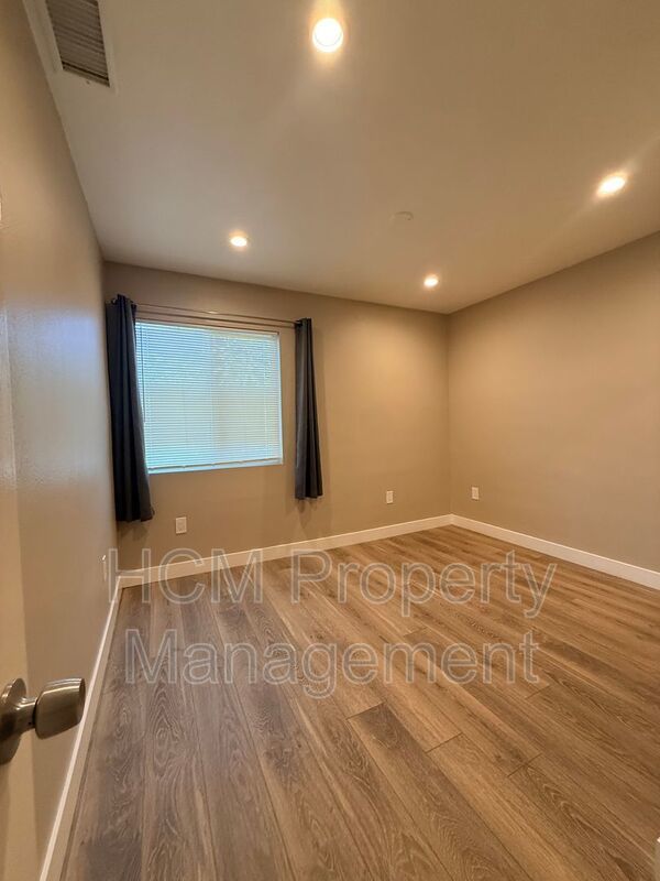 Beautiful 4 Bedroom, 2.5 Bathroom Home in Orange property image