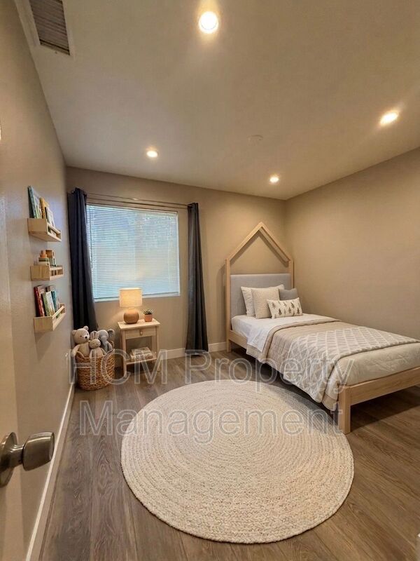 Beautiful 4 Bedroom, 2.5 Bathroom Home in Orange property image