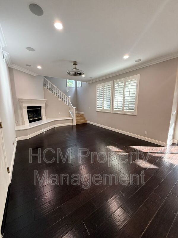 Beautiful 4 Bedroom, 2.5 Bathroom Home in West Irvine Pointe Community property image