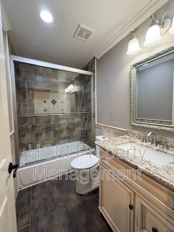 Beautiful 4 Bedroom, 2.5 Bathroom Home in West Irvine Pointe Community property image