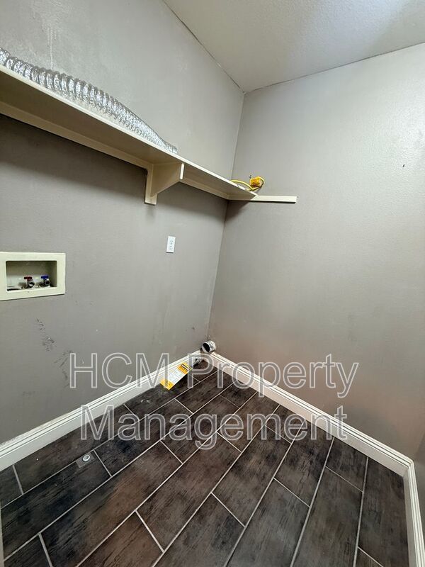 Beautiful 4 Bedroom, 2.5 Bathroom Home in West Irvine Pointe Community property image