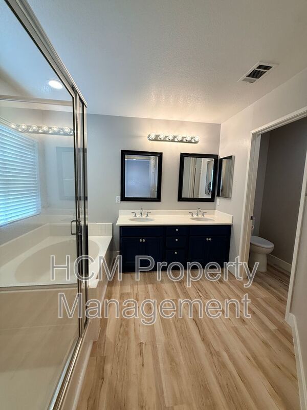 Beautiful 4 Bedroom, 2.5 Bathroom Home in West Irvine Pointe Community property image