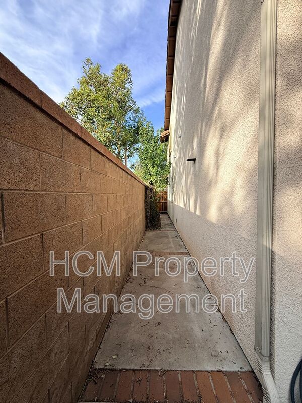 Beautiful 4 Bedroom, 2.5 Bathroom Home in West Irvine Pointe Community property image