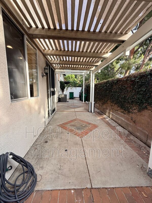 Beautiful 4 Bedroom, 2.5 Bathroom Home in West Irvine Pointe Community property image