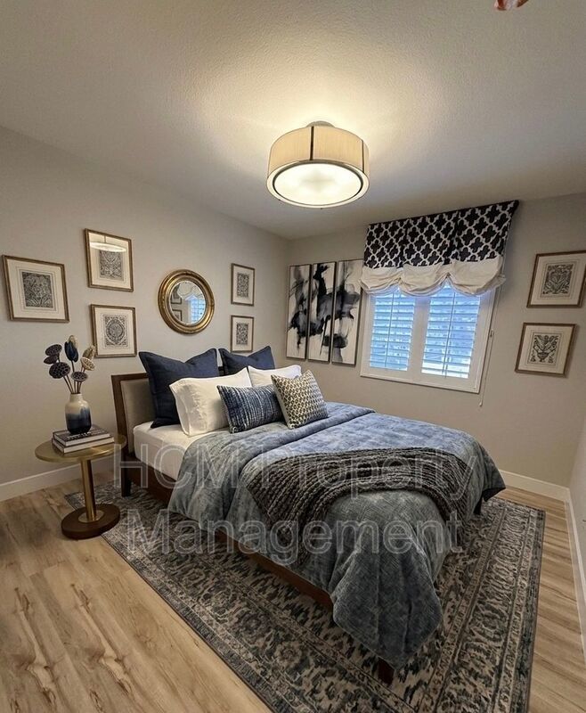 Beautiful 4 Bedroom, 2.5 Bathroom Home in West Irvine Pointe Community property image