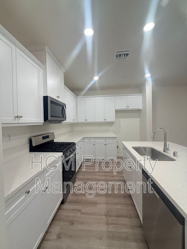 Newer Construction In Ontario over 2000 sq feet property image